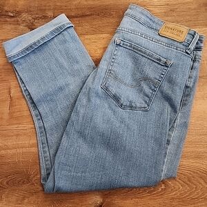 Levi’s Cropped High-Rise Stretch Cuffed Light Wash Denim Jeans Ladies Sz 8